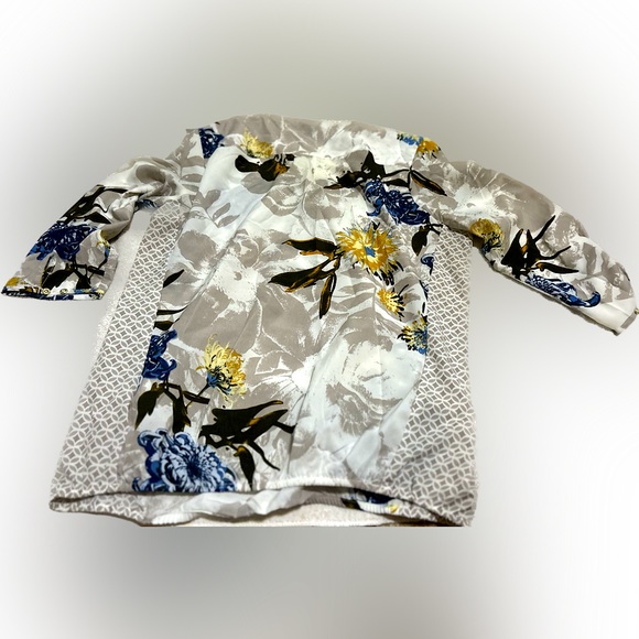 Flower Print Blouse - Picture 2 of 3